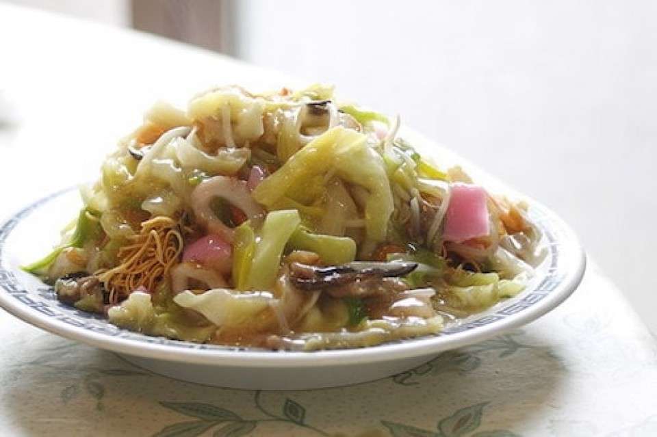 長崎県の名物「皿うどん」