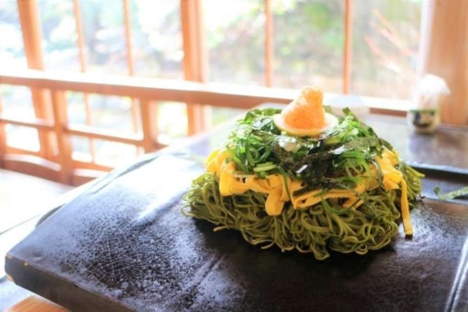 山口県名物の「瓦そば」とは