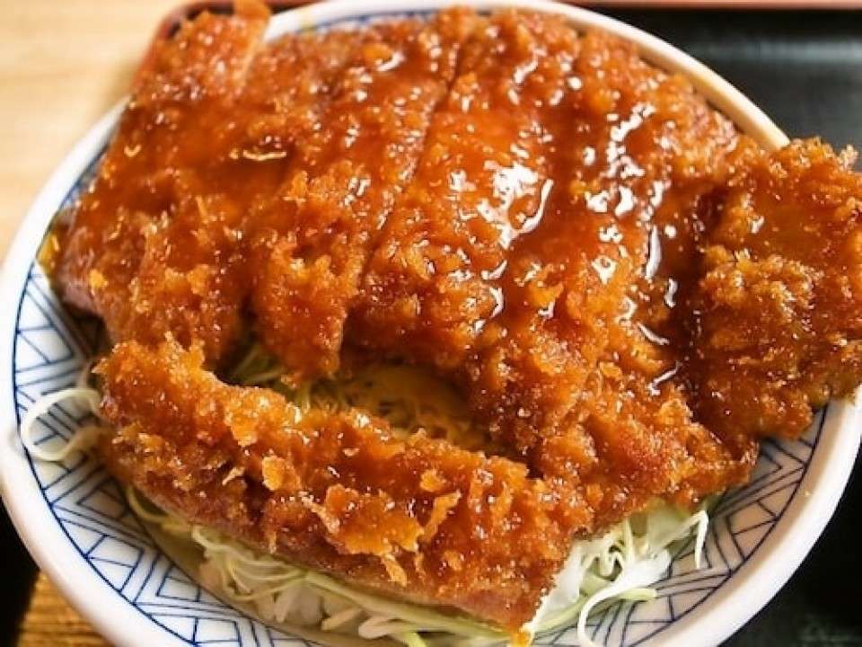福島県会津若松の名物「ソースカツ丼」の魅力と特徴!