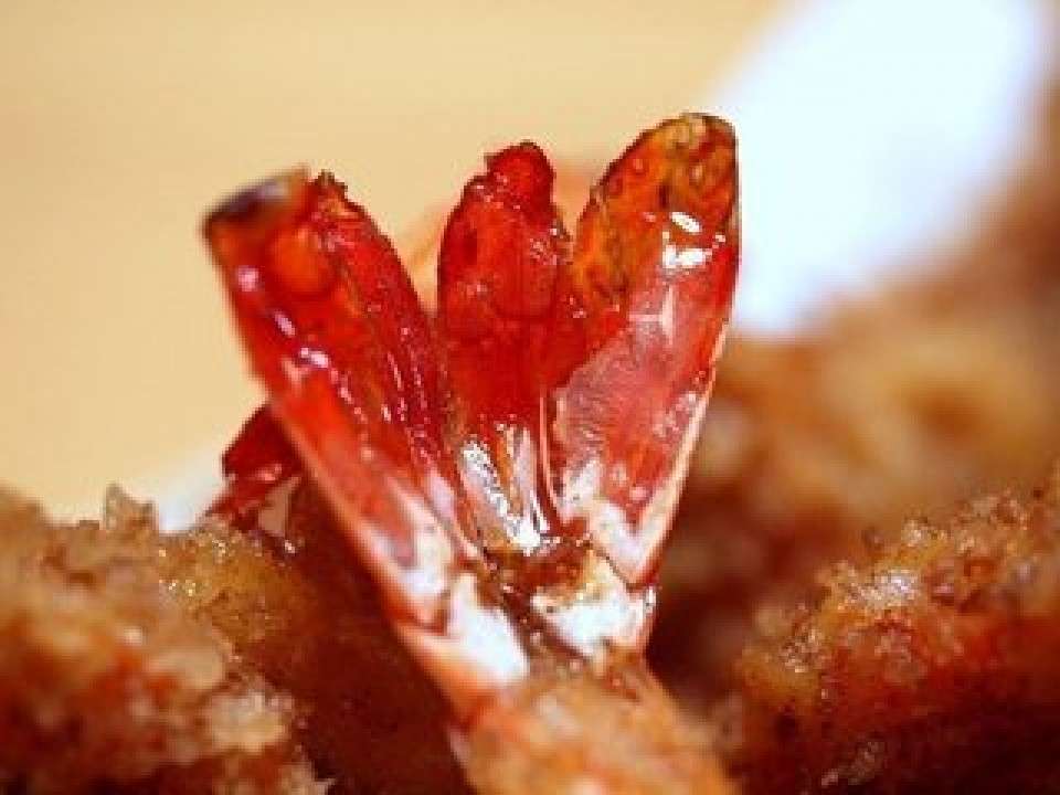 【エビフライのしっぽ】食べる派