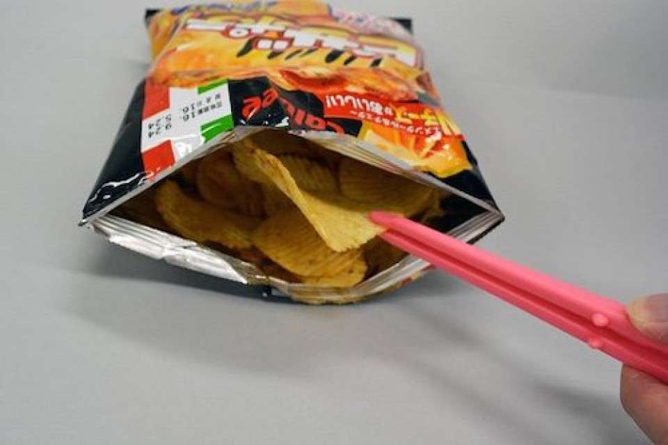 ポテトチップスを箸で食べる派