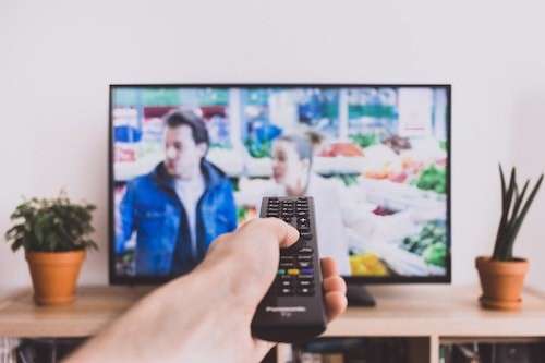 テレビつけっぱなし派