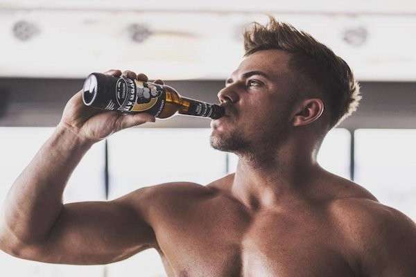 飲酒・飲みながらの筋トレでもマッチョになれるという意見