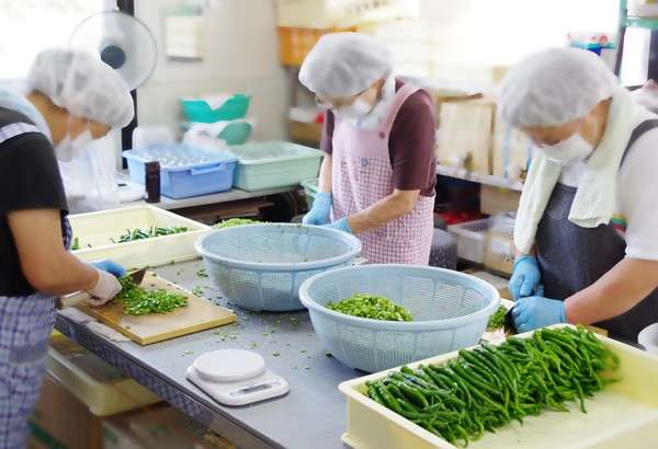 手作業で旨味を閉じ込める「みまから」