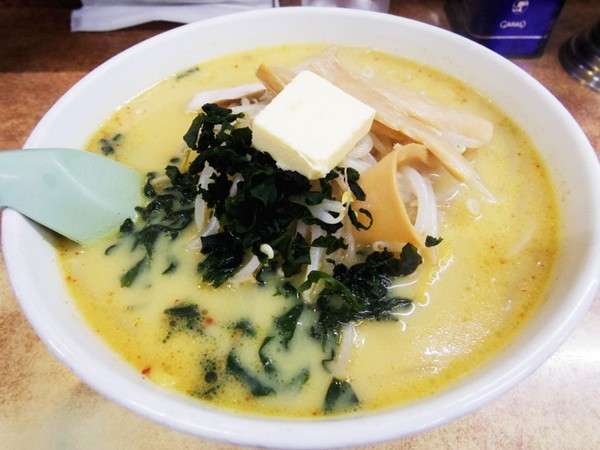 【青森名物 味噌カレー牛乳ラーメン】は好き嫌いが分かれる？