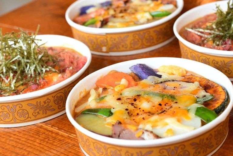  門司港焼きカレーは、バリエーション豊か