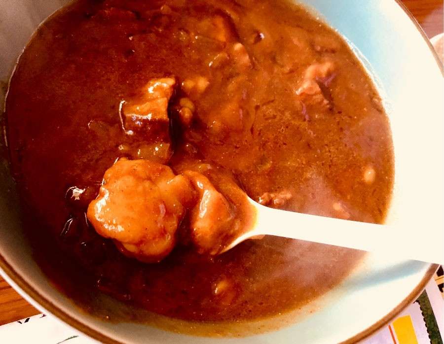 【自由軒 牛すじカレー】は好き嫌いが分かれる？