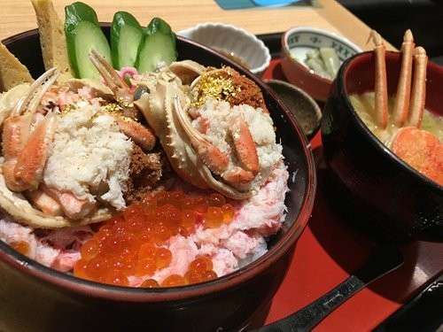 【香箱カニ丼】の特徴・魅力