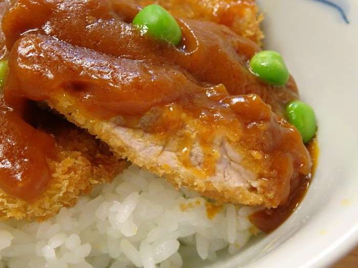 【おかやまデミカツ丼】は好き嫌いが分かれる？