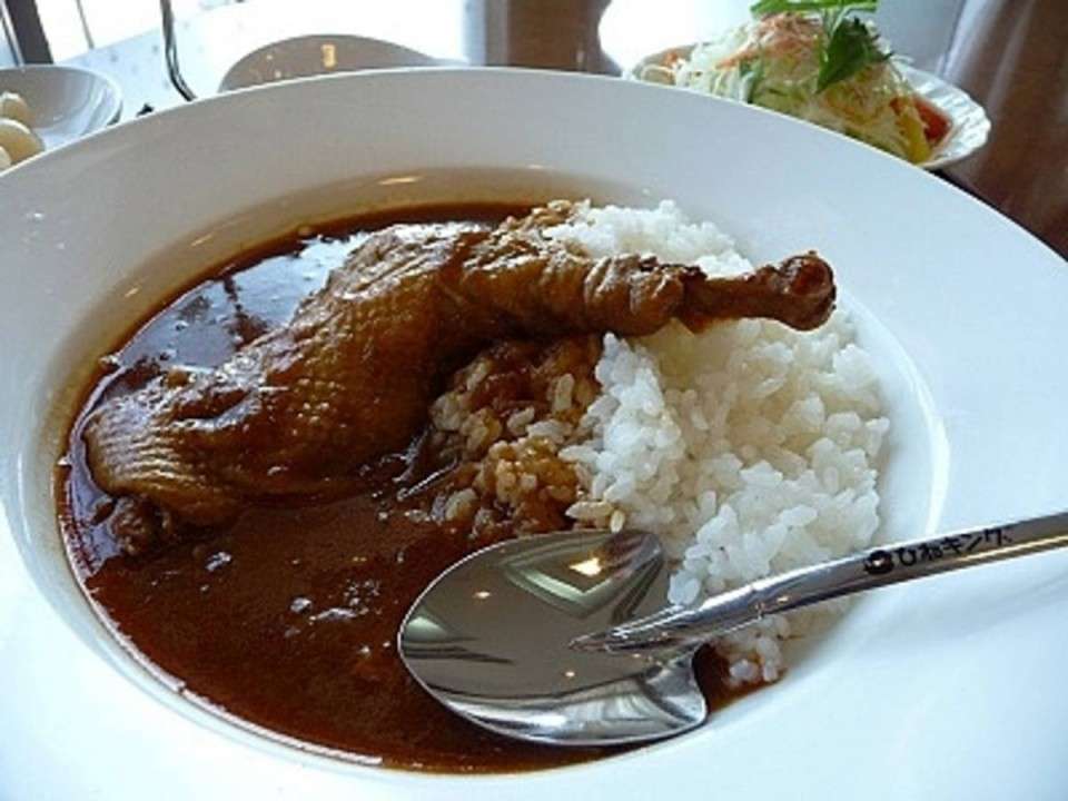 ひねキングカレーは、手を汚さない！
