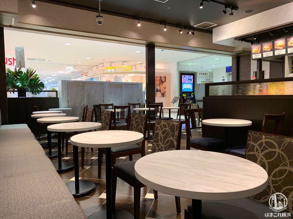 落ち着いた雰囲気の店内