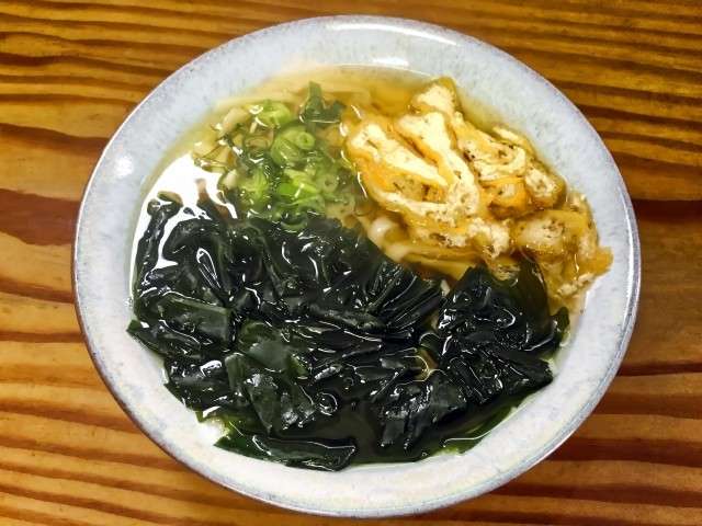鳴門わかめは、鮮やかな緑色！