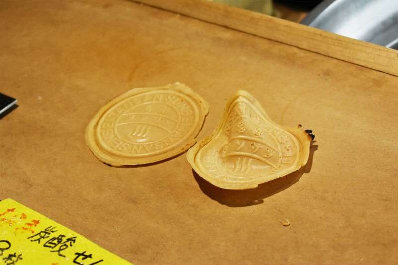 【炭酸せんべい】は好き嫌いが分かれる？
