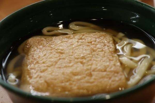 ## 【きつねうどん】の特徴