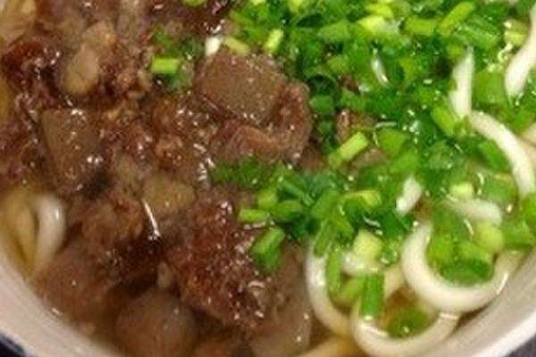  【ぼっかけうどん】の特徴・魅力