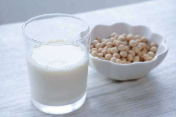 豆乳ヨーグルトは、女性に嬉しいイソフラボンが豊富
