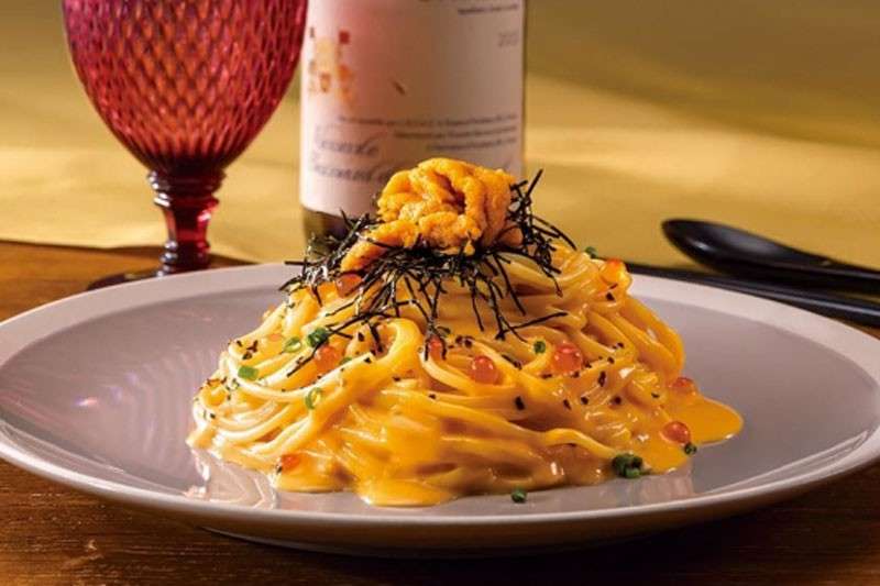 うにといくらのクリームパスタ