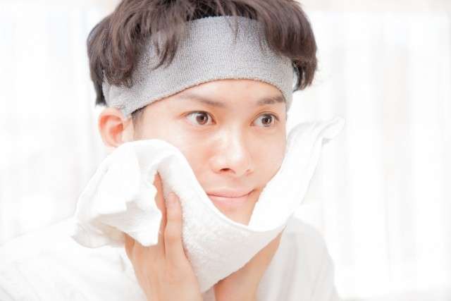【化粧をする彼氏】あり派