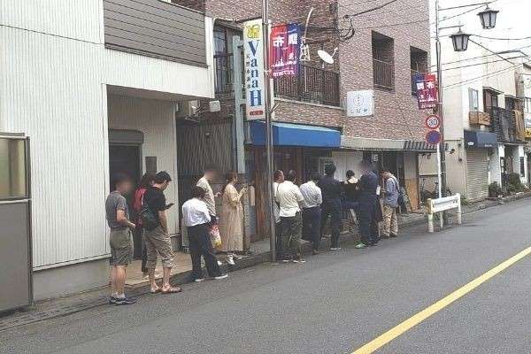  【行列の有名ラーメン店】並んで食べる派の意見