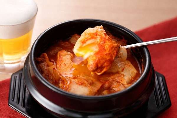 スンドゥブチゲ（純豆腐チゲ）の魅力