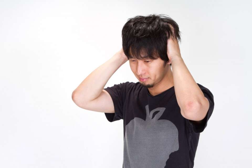 悩む画像