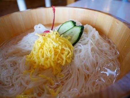 【素麺の盛り付け】氷水につけて出すの特徴・魅力