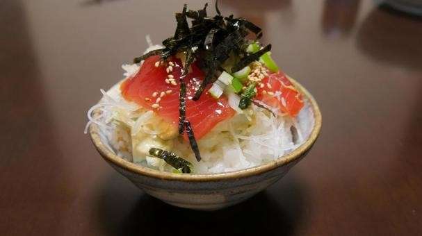 【マグロアボカド丼】の評判