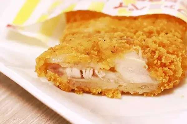 ファミチキの特徴