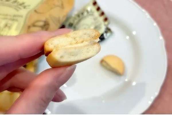 塩バタかまんの特徴