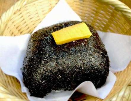 ばくだんおにぎりの特徴
