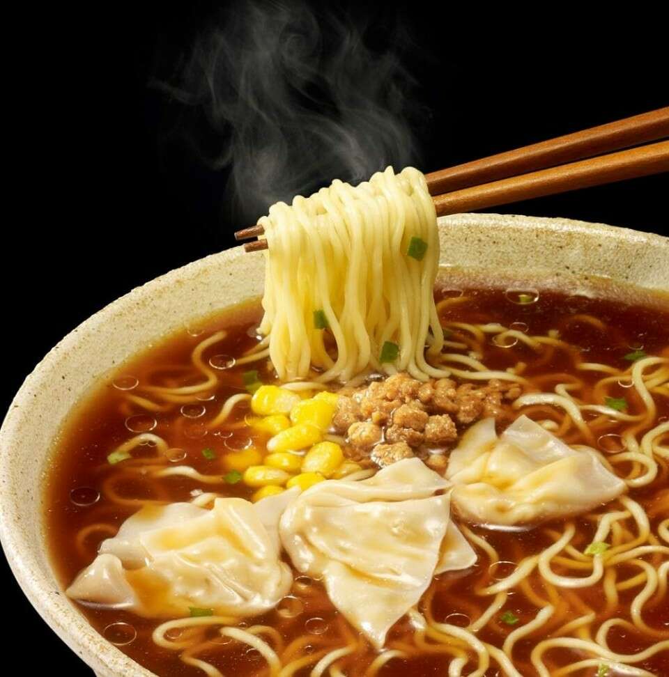 ごつ盛り　ワンタン醤油ラーメン