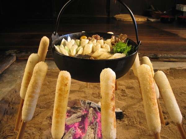 秋田県の名物「きりたんぽ」