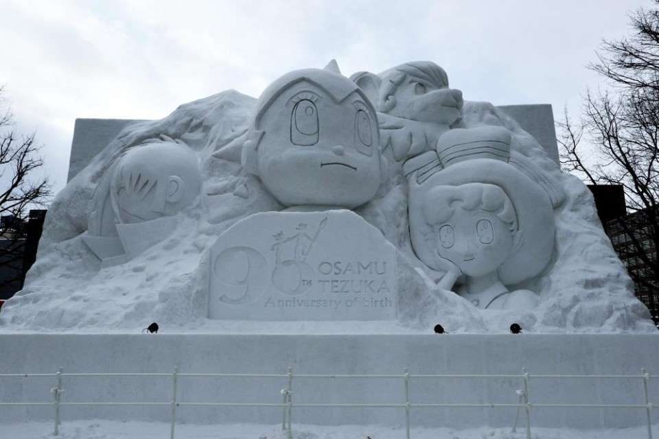 【さっぽろ雪まつり】歴代雪像「手塚治虫 生誕90周年記念 オールスターズ」画像