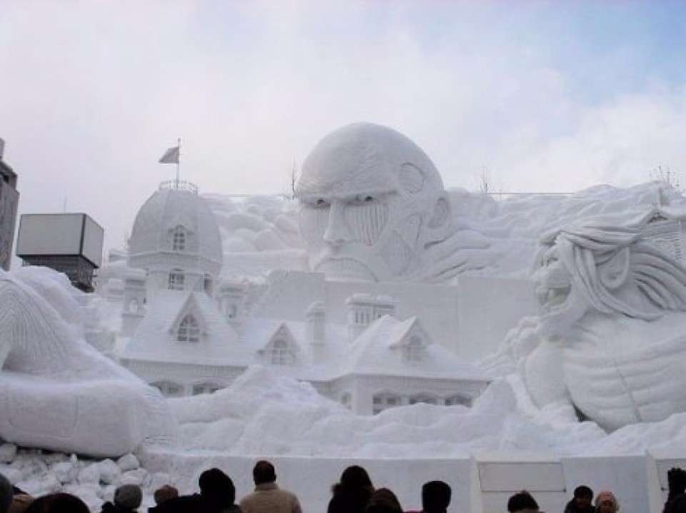 【さっぽろ雪まつり】歴代雪像「進撃の巨人､サッポロ襲来！」画像